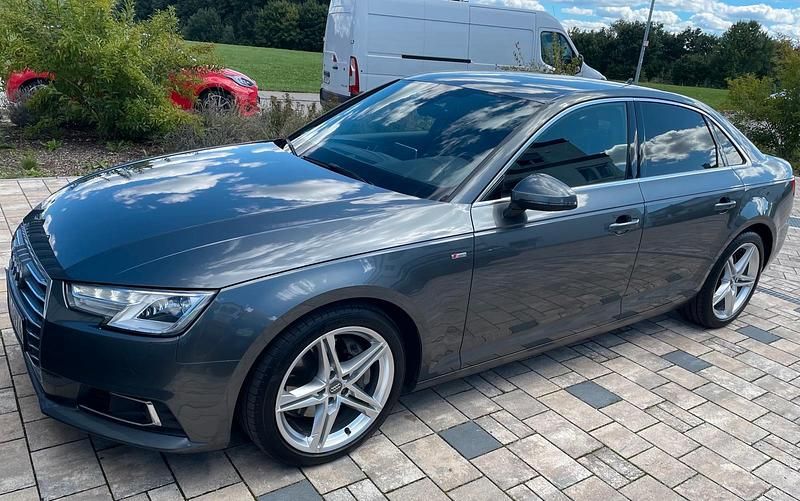 Grau Gebraucht 2016 Audi A4 S-Line Limousine | 16.990 € (Fairer Preis) - Bild 1/4