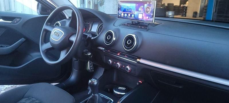 Gebraucht Audi A3 Attraction 105 PS (77 kW) 2014 Schwarz Kleinwagen