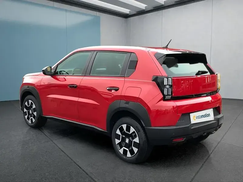Neu Fiat Grande Panda 110 PS (80 kW) 2025 Rot Kleinwagen