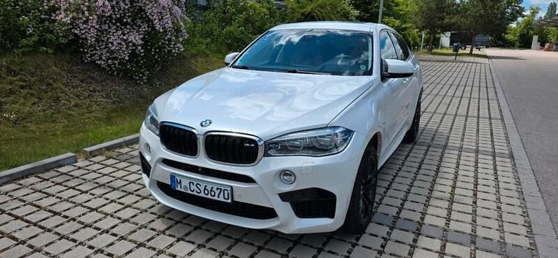 Mineralweiss metallic Gebraucht 2015 BMW X6 M Shadowline SUV | 46.890 € (Teuer) - Bild 1/4