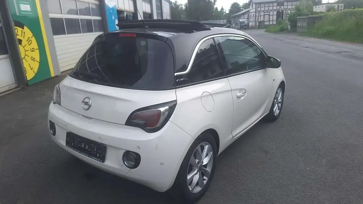 Gebraucht Opel Adam Open Air 87 PS (63 kW) 2016 Cream white Kleinwagen
