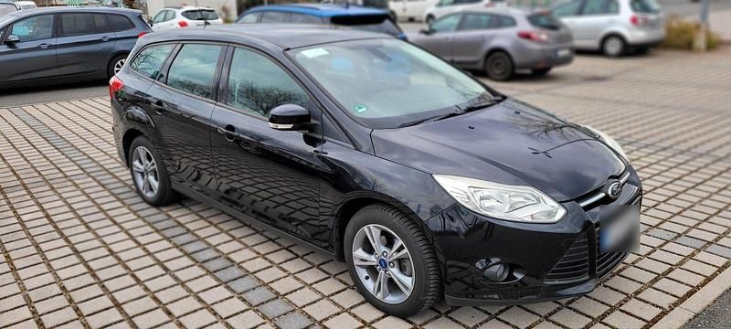 Gebraucht Ford Focus SYNC Edition 101 PS (74 kW) 2014 Schwarz Kombi
