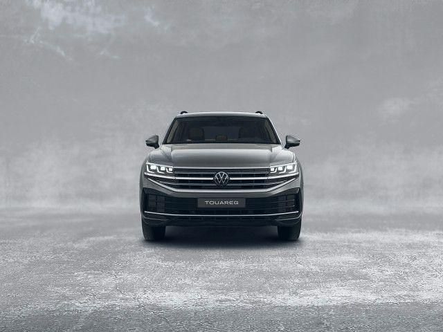 Gebraucht VW Touareg 231 PS (169 kW) 2025 Grau SUV