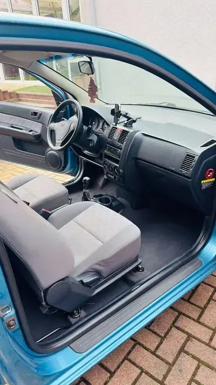 Second-hand Hyundai Getz 63 CP (46 kW) 2004 Albastru Hatchback