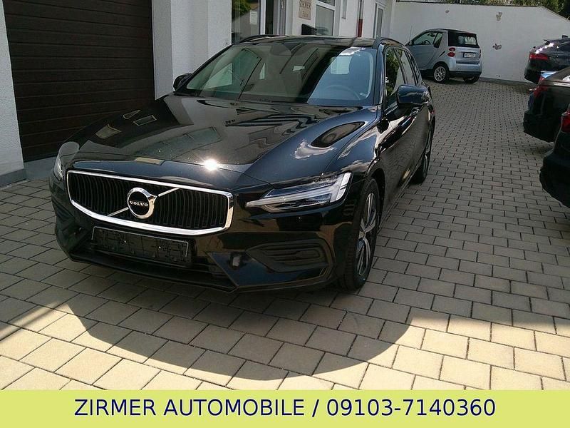 Schwarz Gebraucht 2021 Volvo V60 Momentum Kombi | 17.900 € (Guter Preis) - Bild 1/4