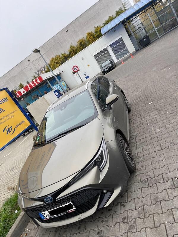 Braun Gebraucht 2019 Toyota Corolla Kombi | 16.000 € (Fairer Preis) - Bild 1/4