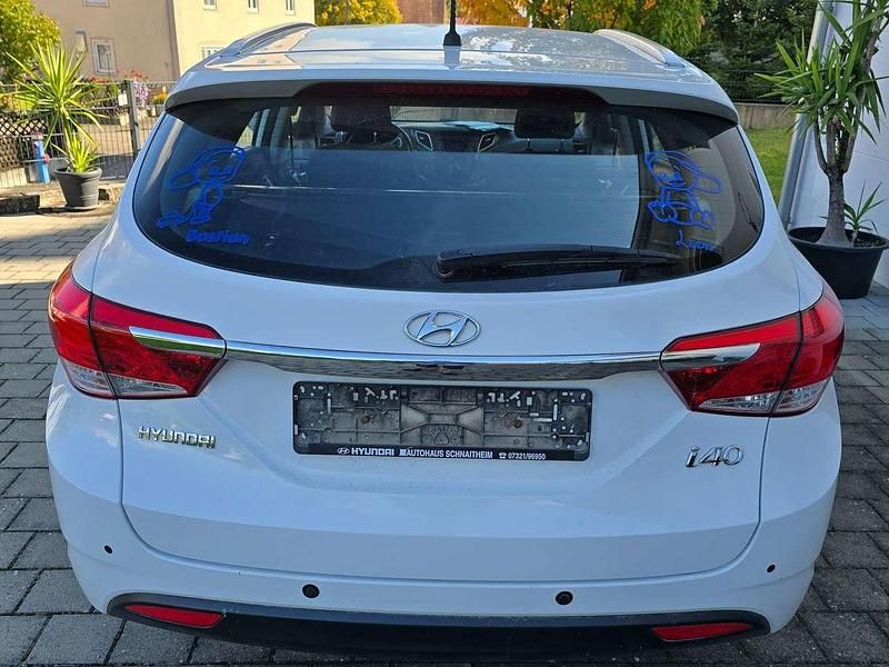 Gebraucht Hyundai i40 Edition 135 PS (99 kW) 2013 Weiß Kombi