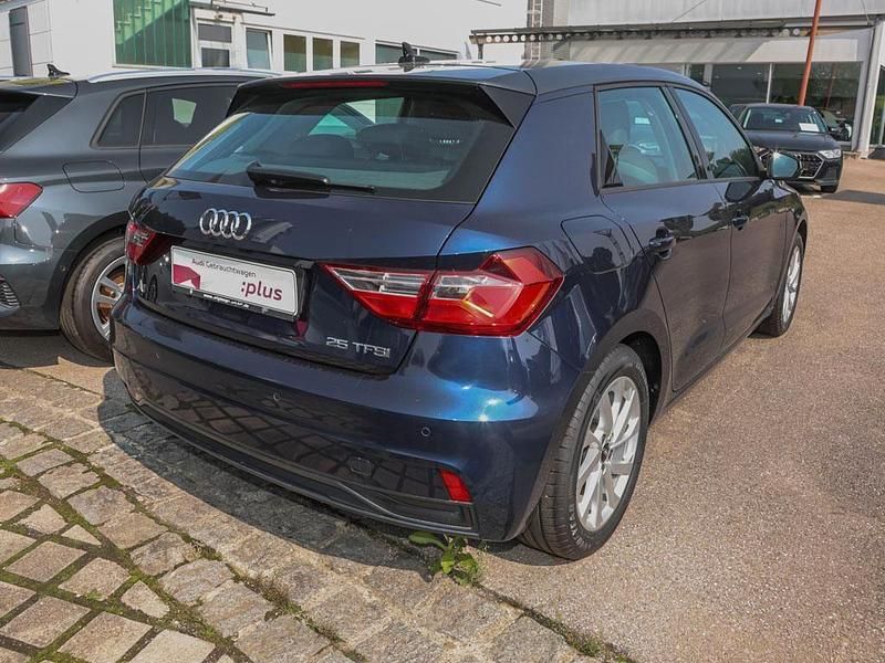 Gebraucht Audi A1 Sportback Advanced Plus 95 PS (69 kW) 2023 Navarrablau metallic Kleinwagen