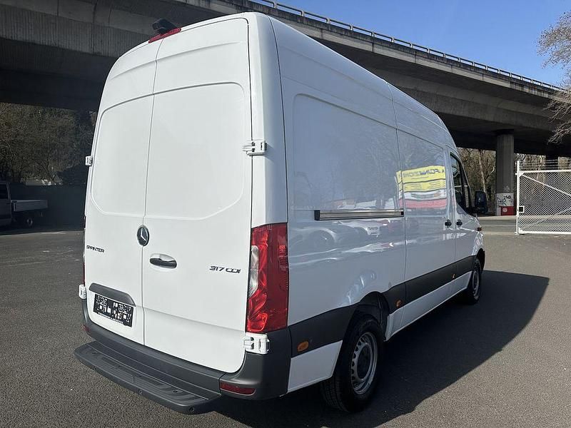 Gebraucht Mercedes Sprinter 170 PS (125 kW) 2023 Arktikweiss Van