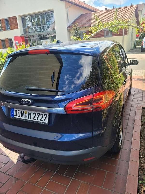 Blau Gebraucht 2012 Ford S-MAX Titanium Van / Kleinbus | 7.750 € (Etwas zu teuer) - Bild 1/4