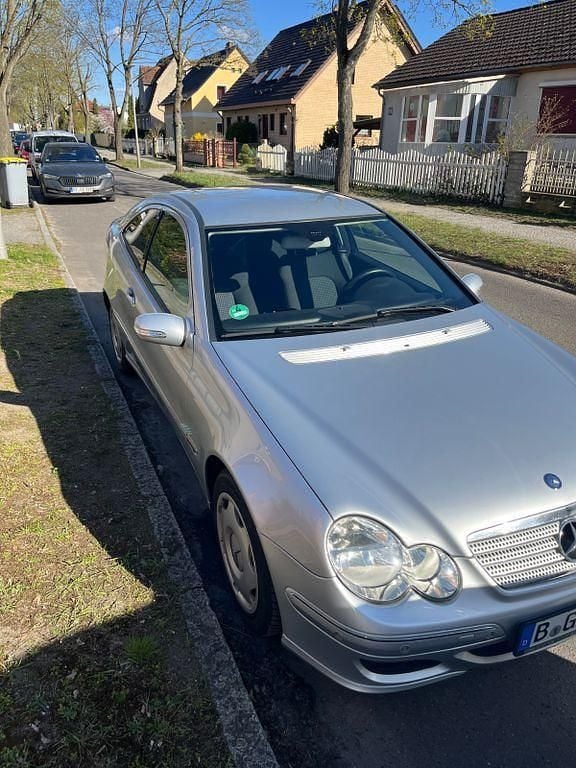 Gebraucht Mercedes C180 156 PS (114 kW) 2008 Silber Limousine