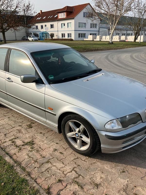 Gebraucht BMW 320 Basis 150 PS (110 kW) 2000 Silber Limousine