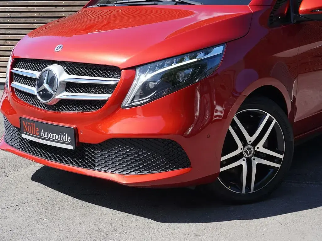 Gebraucht Mercedes V220 AMG 163 PS (119 kW) 2024 Rot Van / Kleinbus