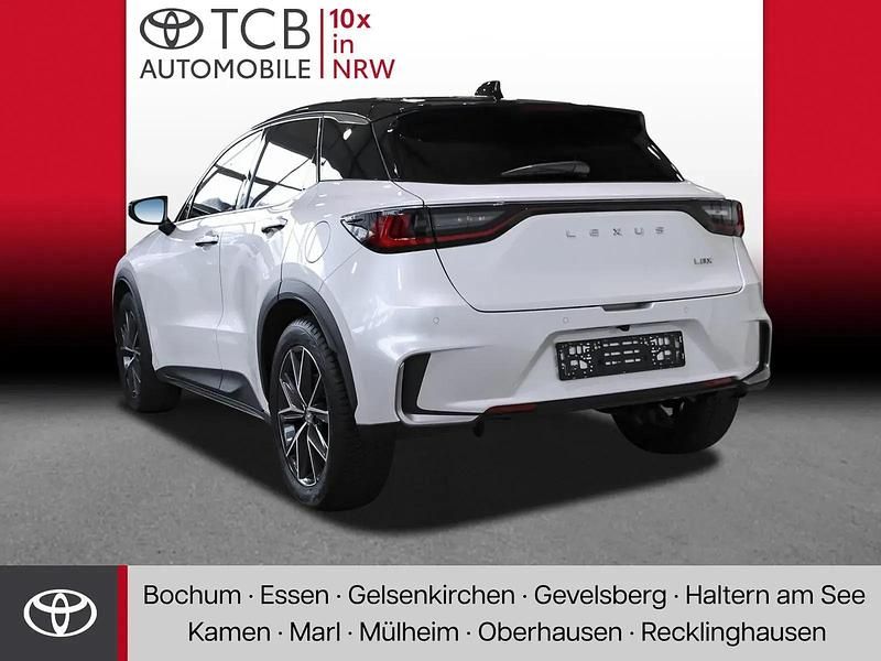 Gebraucht Lexus LBX 136 PS (100 kW) 2024 Titaniumweiß (weiß) SUV
