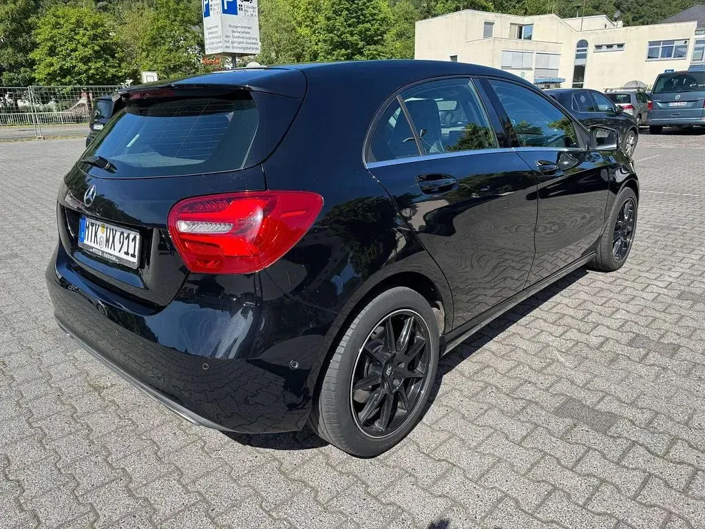 Gebraucht Mercedes A220 184 PS (135 kW) 2015 Kosmosschwarz  metallic Kleinwagen