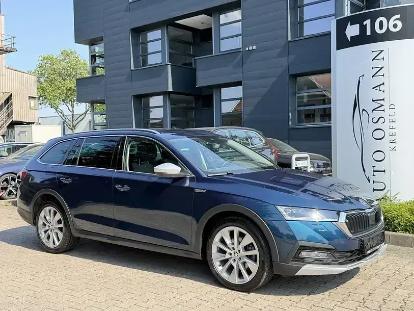 Gebraucht Skoda Octavia 200 PS (147 kW) 2023 Blau Kombi