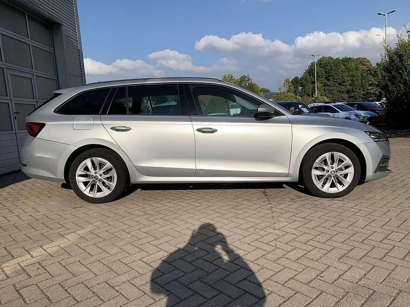 Gebraucht Skoda Octavia Style 150 PS (110 kW) 2020 Brilliantsilber metallic (metallic) Kombi
