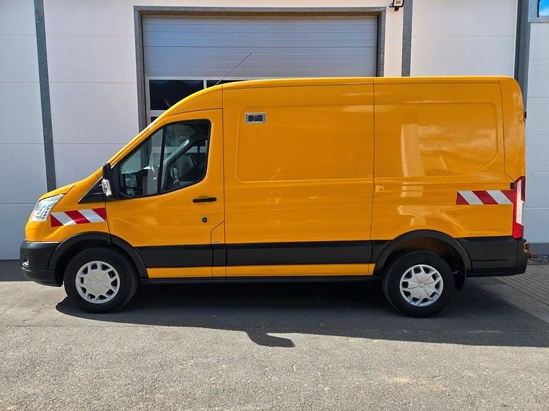 Usata Ford Transit 131 CV (96 kW) 2021 Arancione Monovolume