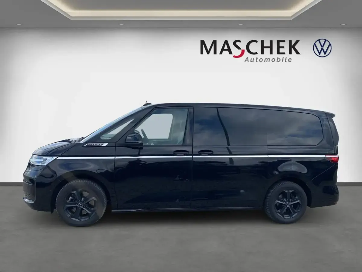 Second-hand VW Multivan Style 150 CP (110 kW) 2025 Monovolum