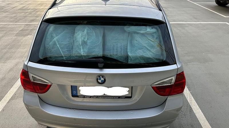 Gebraucht BMW 320 177 PS (130 kW) 2007 Silber Kombi