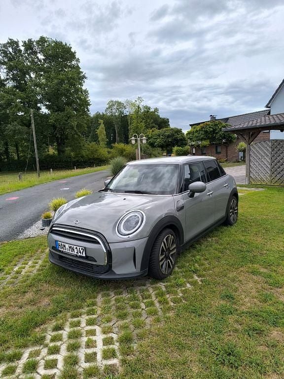 Grau Gebraucht 2021 Mini ONE Kleinwagen | 16.500 € (Guter Preis) - Bild 1/4