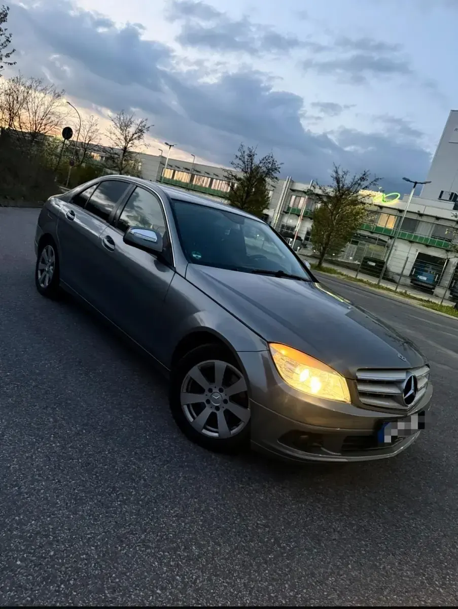 Gebraucht Mercedes C200 187 PS (137 kW) 2007 Grau Limousine