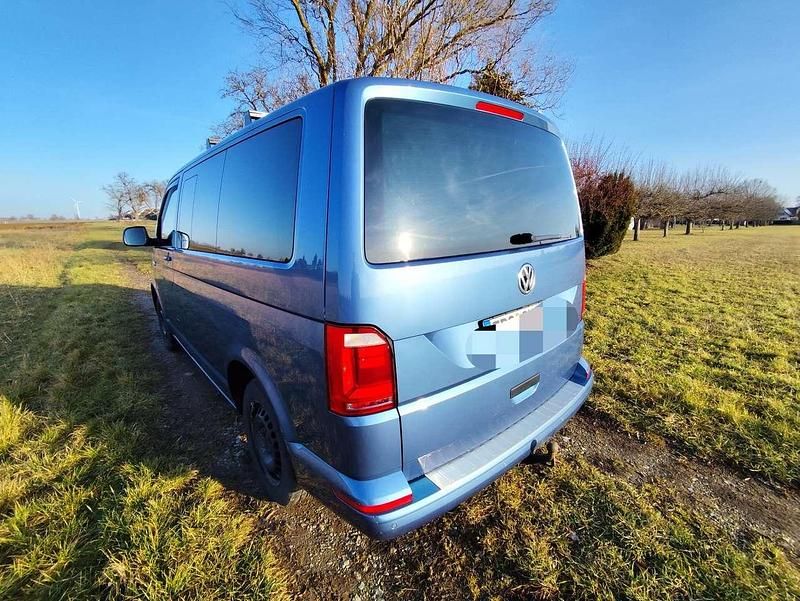 Gebraucht VW Multivan Trendline 150 PS (110 kW) 2018 Blau Van / Kleinbus