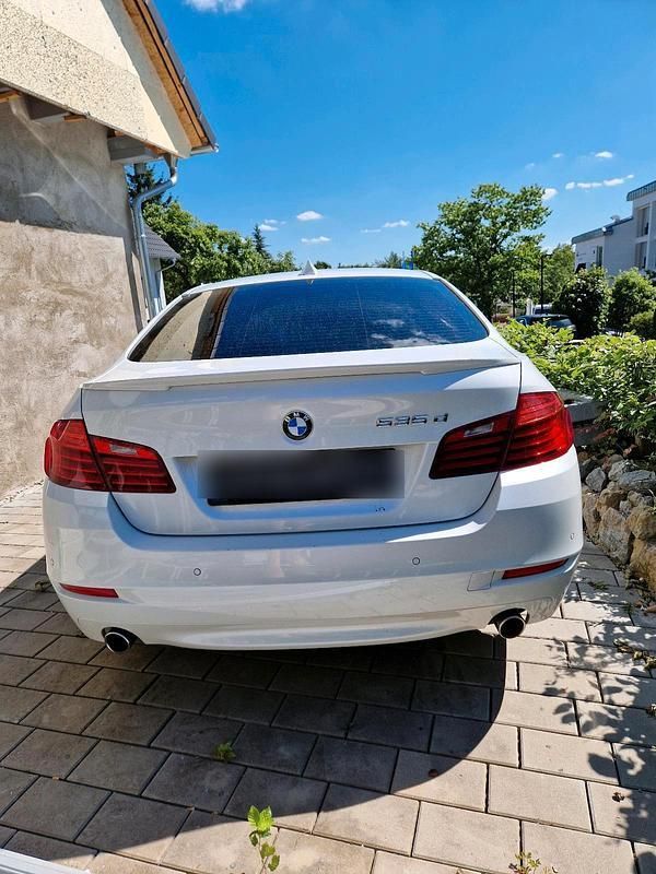 Weiß Gebraucht 2015 BMW 535 Limousine | 14.990 € (Guter Preis) - Bild 1/4