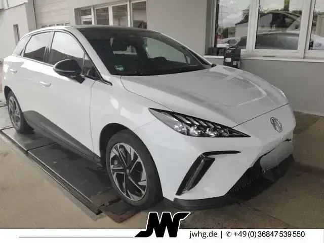 Gebraucht MG MG4 EV Luxury 150 kW (204 PS) 2023 Weiß Kleinwagen
