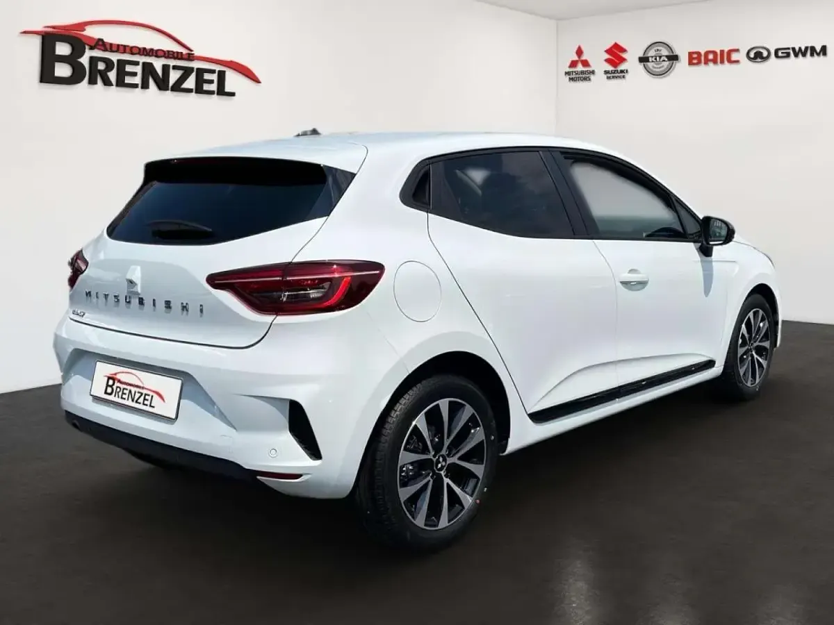 Neu Mitsubishi Colt Plus 91 PS (66 kW) 2025 Antarktisweiß  369 Kleinwagen