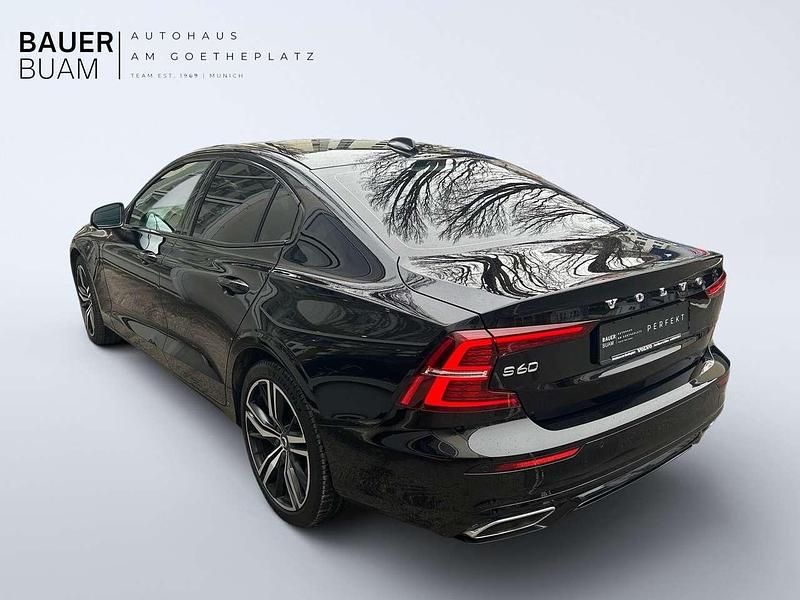 Gebraucht Volvo S60 Plus 335 PS (246 kW) 2022 Onyx black / metallic Limousine