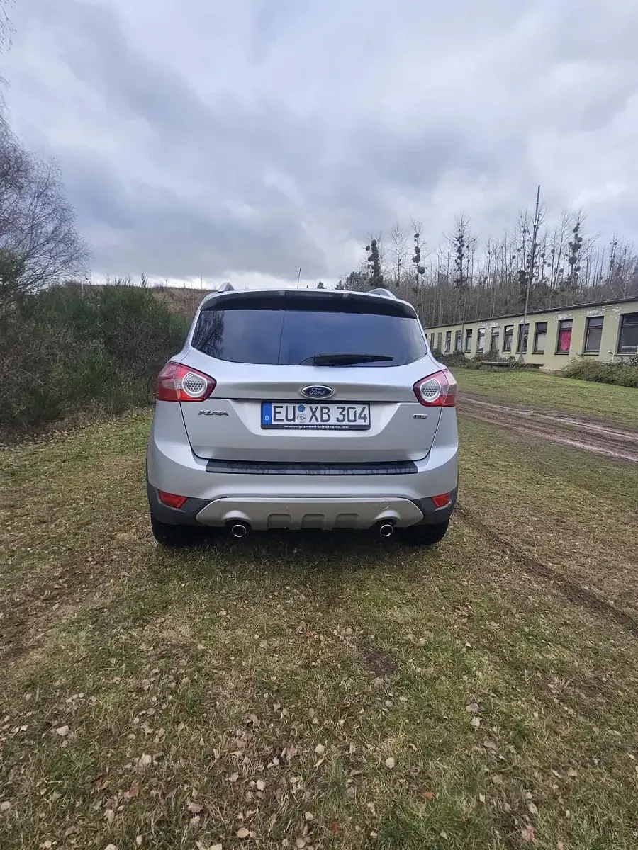 Usado Ford Kuga 136 HP (100 kW) 2009 Prateado SUV