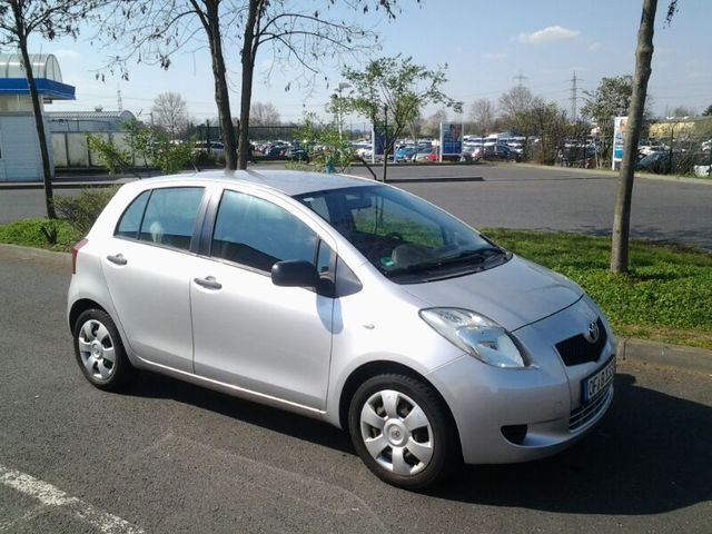 Gebraucht Toyota Yaris 87 PS (63 kW) 2008 Silber Kleinwagen
