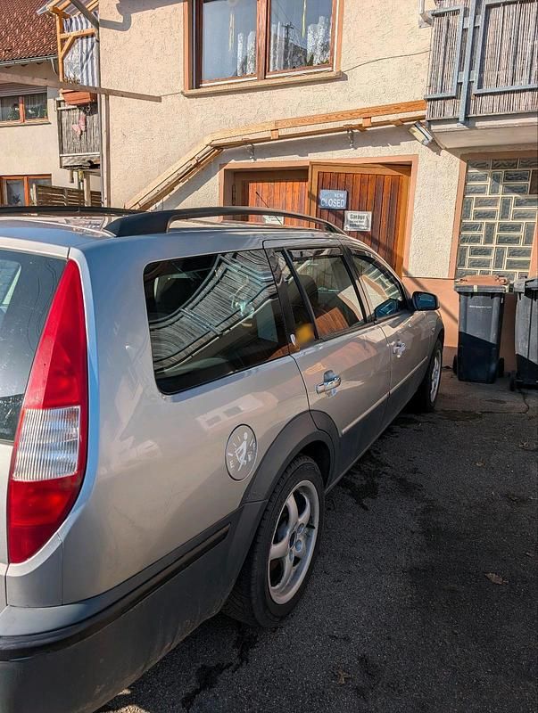 Gebraucht Ford Mondeo 150 PS (110 kW) 2005 Silber Kombi