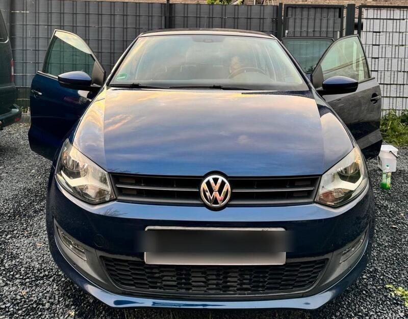 Blau Gebraucht 2011 VW Polo Team Kleinwagen | 7.700 € (Fairer Preis) - Bild 1/4