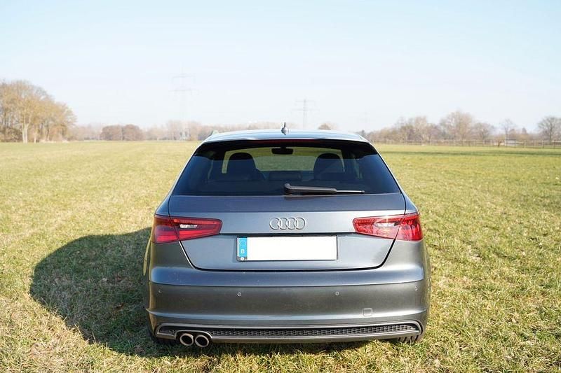 Gebraucht Audi A3 S-Line 150 PS (110 kW) 2015 Grau Limousine