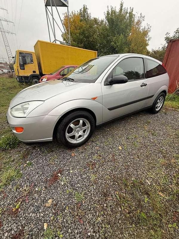 Gebraucht Ford Focus Futura 75 PS (55 kW) 1999 Grau Limousine