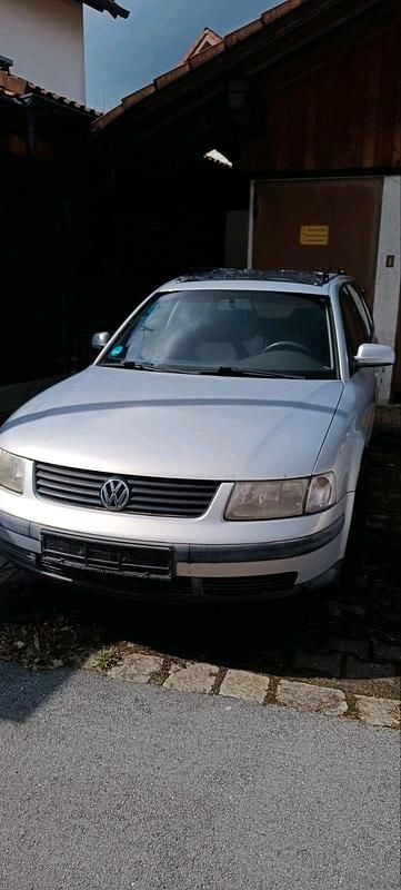 Silber Gebraucht 1998 VW Passat Limousine | 250 € (Superpreis) - Bild 1/4