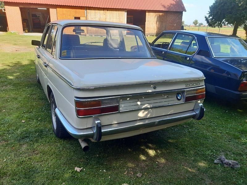 Weiß Gebraucht 1971 BMW 2000 Limousine | 9.750 € - Bild 1/4