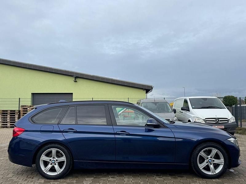 Gebraucht BMW 320 Advantage 190 PS (139 kW) 2016 Blau Kombi