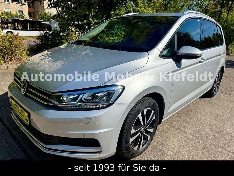 Silber Gebraucht 2020 VW Touran United Van / Kleinbus | 21.999 € (Fairer Preis) - Bild 1/4