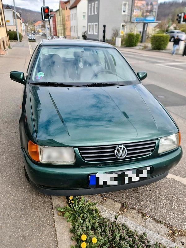 Grün Gebraucht 1997 VW Polo Kleinwagen | 1.100 € - Bild 1/4