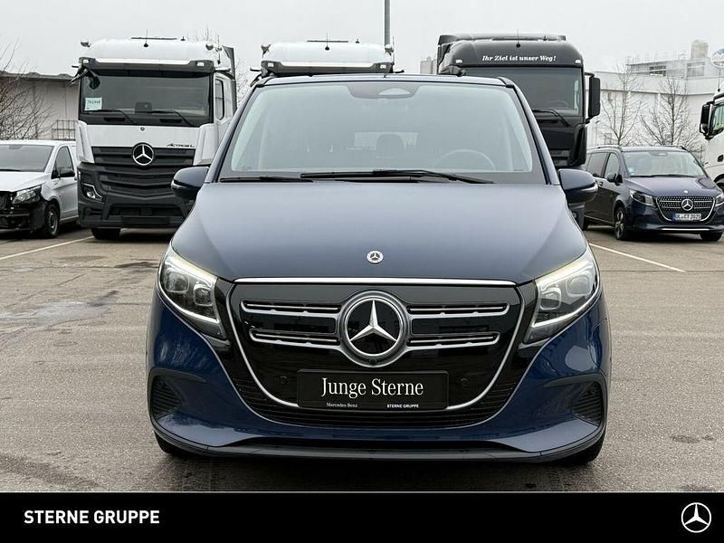 Gebraucht Mercedes EQV300 150 kW (204 PS) 2024 Stahlblau Van / Kleinbus