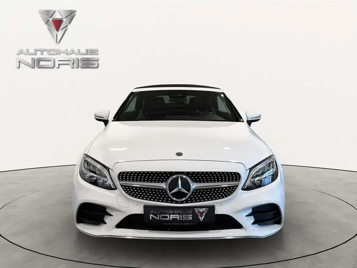 Gebraucht Mercedes 200 AMG line 197 PS (144 kW) 2019 Polarweiss  unilack Cabrio
