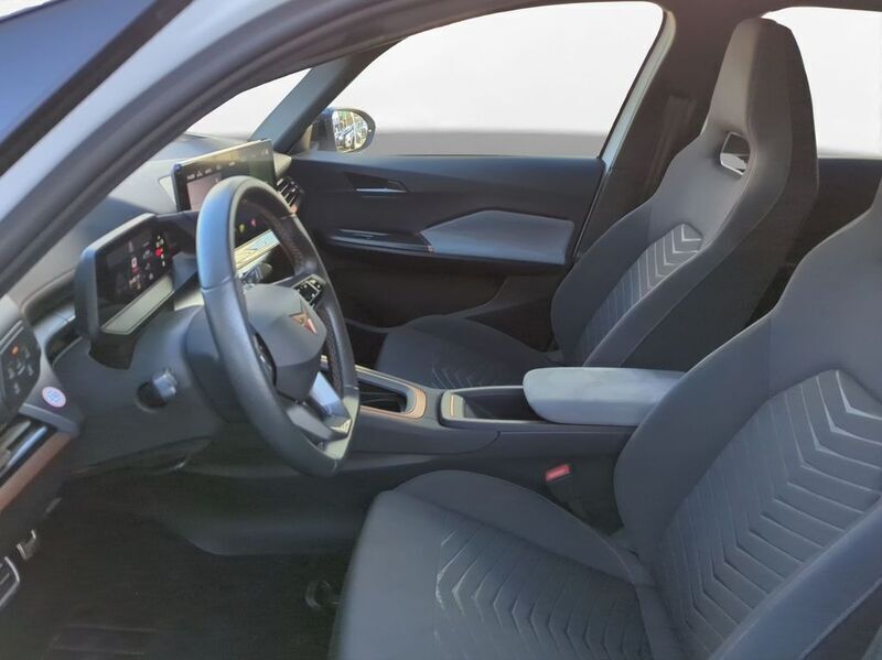 Gebraucht Cupra Born 150 kW (204 PS) 2022 Eisweiß Kleinwagen