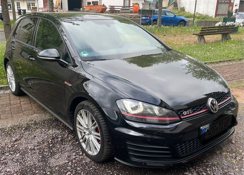 Schwarz Gebraucht 2014 VW Golf VII GTI Limousine | 12.900 € (Fairer Preis) - Bild 1/4