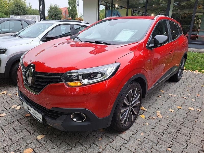 Rot Gebraucht 2018 Renault Kadjar Bose Edition SUV | 14.900 € (Etwas zu teuer) - Bild 1/3
