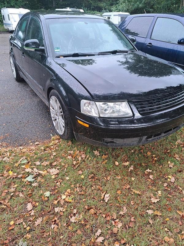 Schwarz Gebraucht 1999 VW Passat Kombi | 1.350 € (Guter Preis) - Bild 1/4