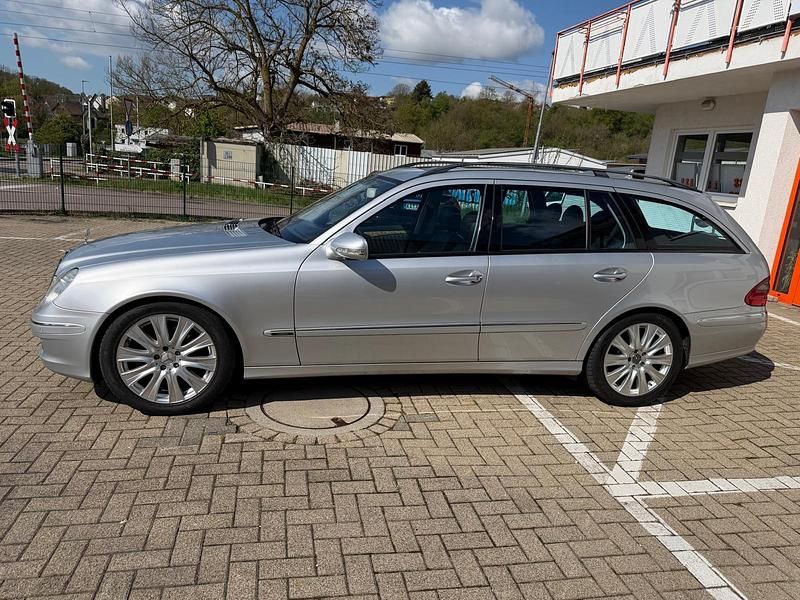 Gebraucht Mercedes E320 224 PS (164 kW) 2007 Silber Kombi