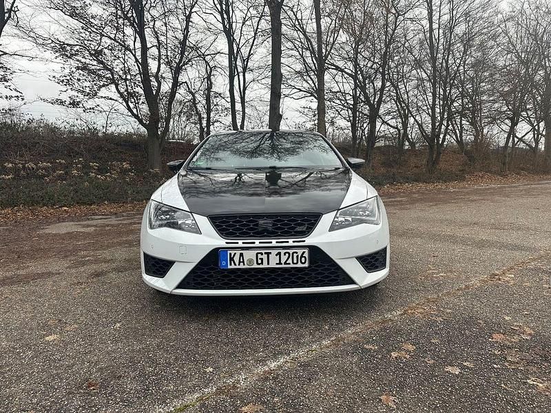 Weiß Gebraucht 2015 Seat Leon CUPRA Limousine | 20.499 € (Etwas zu teuer) - Bild 1/4